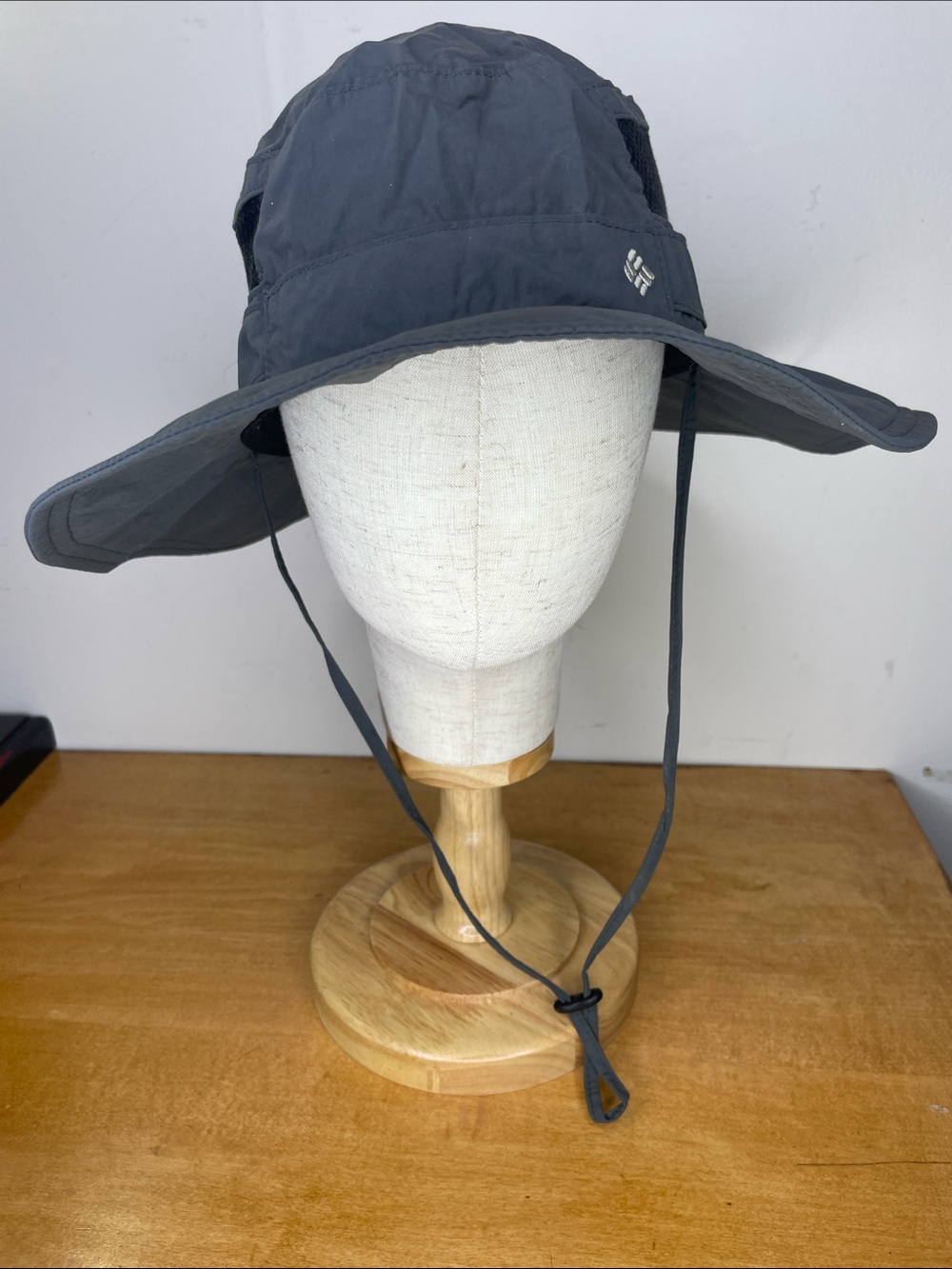 Columbia Men's Dark Gray Wide Brim Sun Hat with Chin Cord